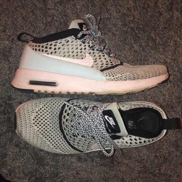 Flyknit Air Max Theta Ultra - Picture 2 of 4